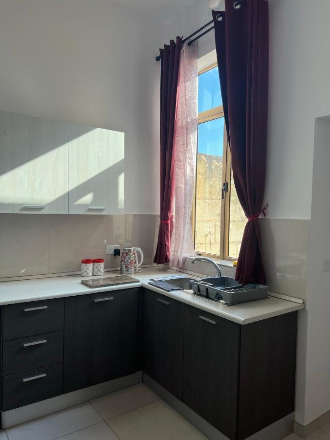 Room With Private Bathroom Sliema Exterior photo