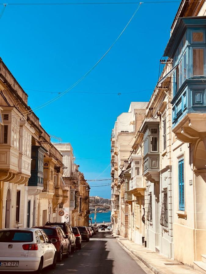 Room With Private Bathroom Sliema Exterior photo