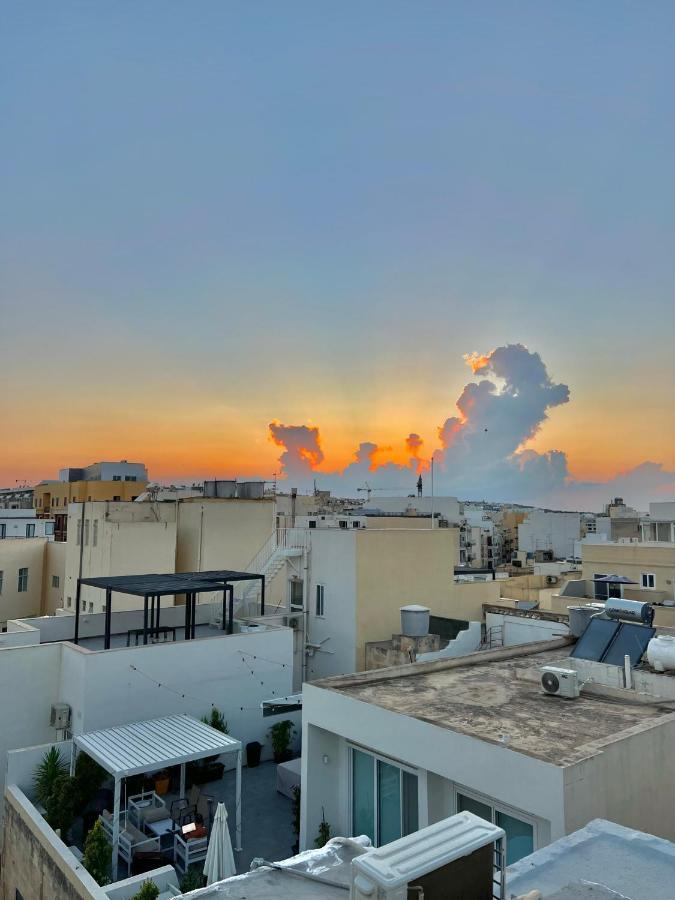 Room With Private Bathroom Sliema Exterior photo